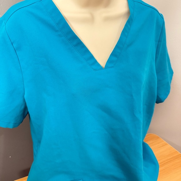 Figs Casma Scrub Top sz M Teal - Picture 2 of 7
